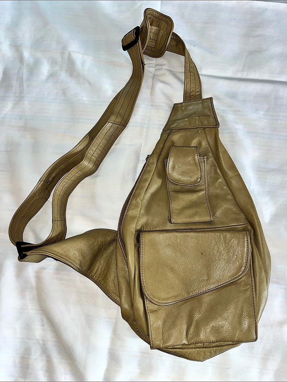 Leather Crossbody Bag in Gold